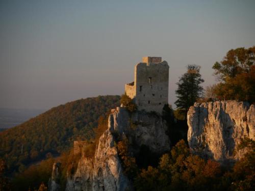 Ruine ReußensteinP1110334